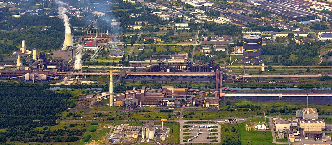 Luftbildaufnahme des ArcelorMittal-Werks Eisenhüttenstadt