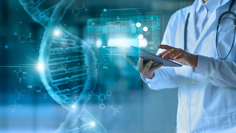 Arzt mit Tablet vor DNA Arzt mit Tablet vor DNA