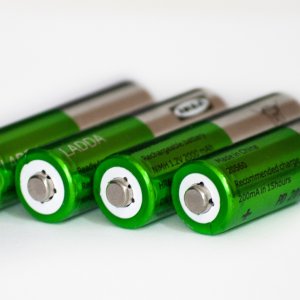 4 Batterien nebeneinander
